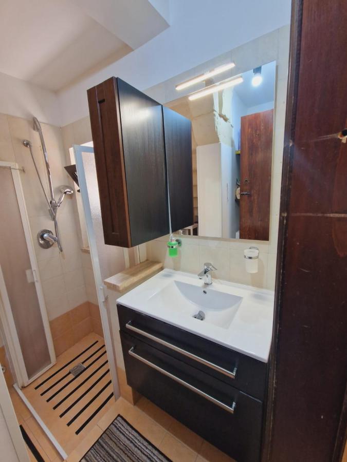 הוילה לצ'ה Casa Dante Deliziosa Casa A Due Passi Dal Centro מראה חיצוני תמונה