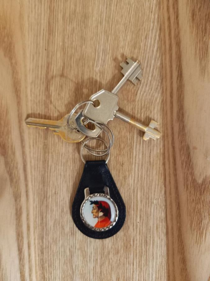 הוילה לצ'ה Casa Dante Deliziosa Casa A Due Passi Dal Centro מראה חיצוני תמונה