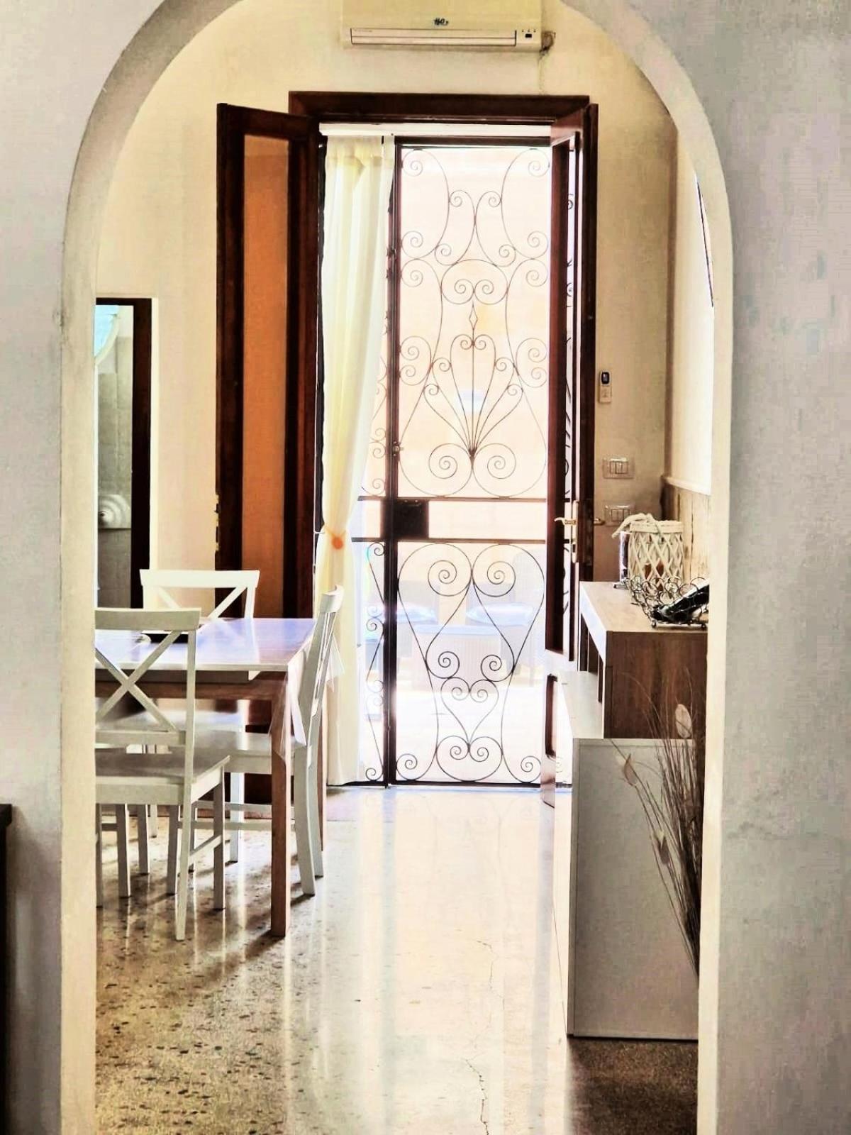 הוילה לצ'ה Casa Dante Deliziosa Casa A Due Passi Dal Centro מראה חיצוני תמונה