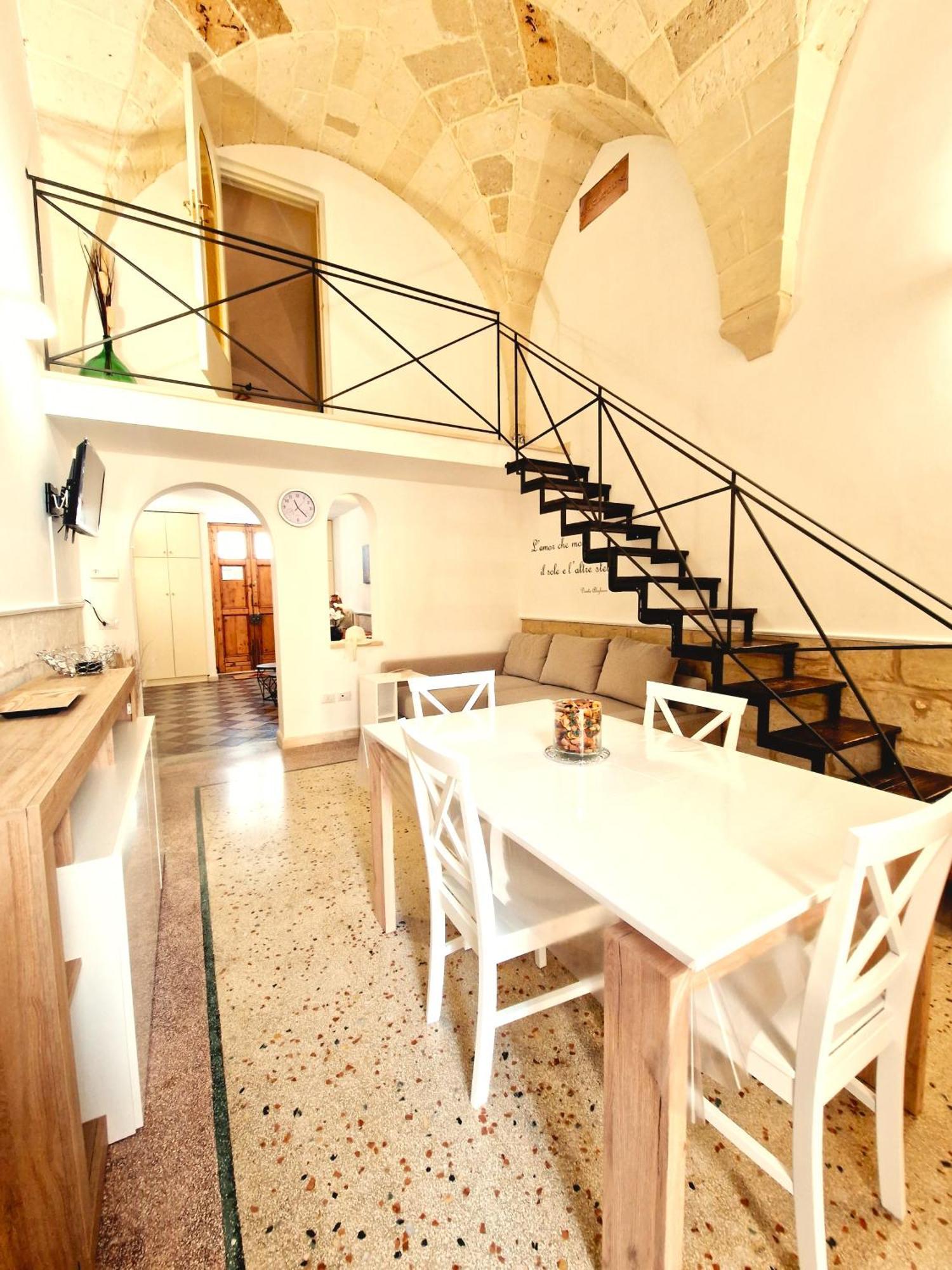 הוילה לצ'ה Casa Dante Deliziosa Casa A Due Passi Dal Centro מראה חיצוני תמונה